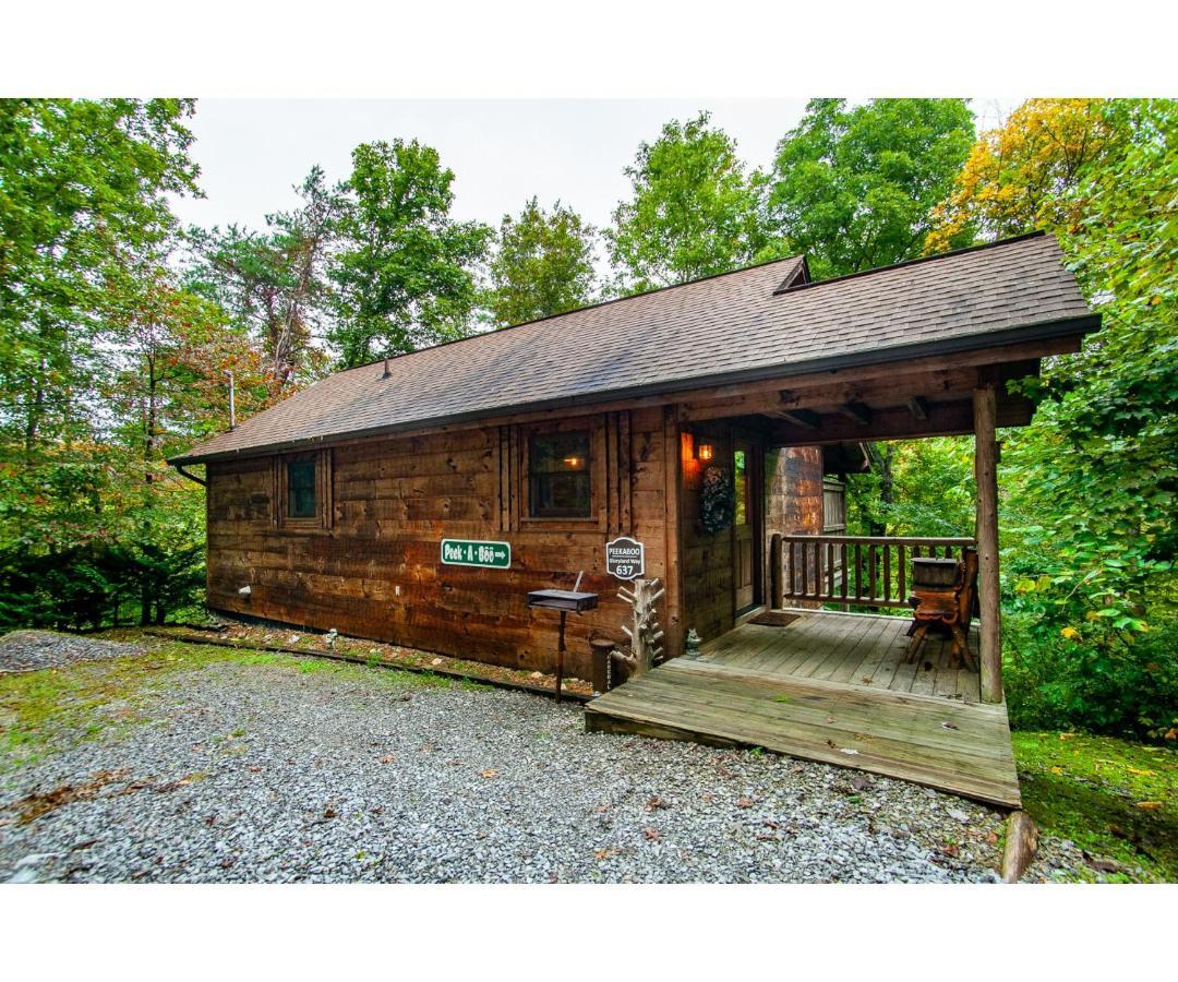 Villa Peekaboo With Hot Tub, Pool Table, And Jacuzzi Pigeon Forge Esterno foto